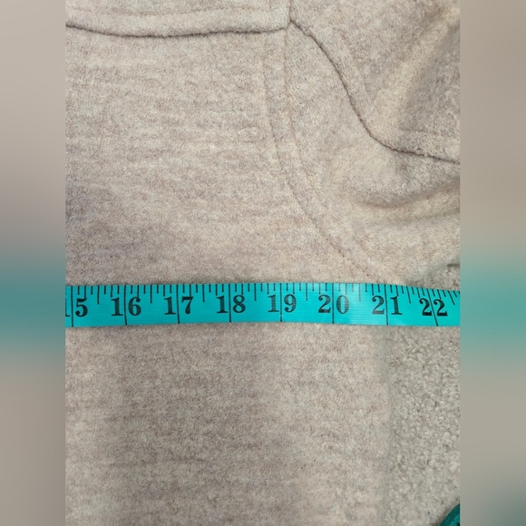 HUNTER 100% Merino Wool Beige Button Up Jacket. Size Medium - Picture 13 of 14